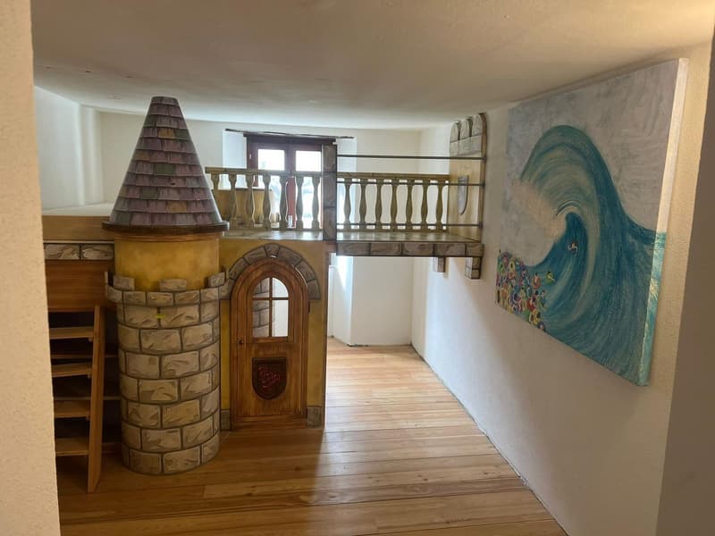 Maison multifamiliale rénovée avec 3 appartements au centre de Cevio (8)
