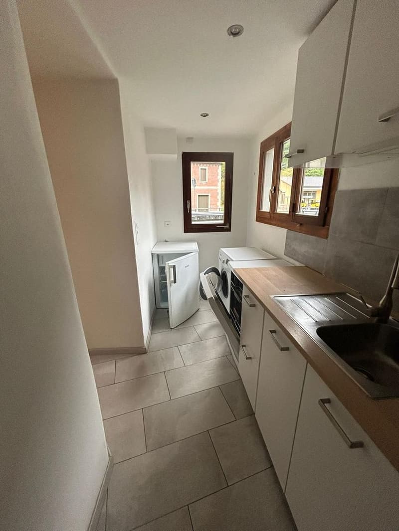 Maison multifamiliale rénovée avec 3 appartements au centre de Cevio (16)