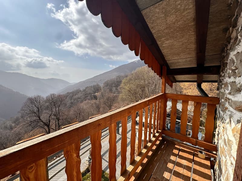 Affascinante Rustico con Terrazza Panoramica e Stalla da Riattare – Indemini (10)