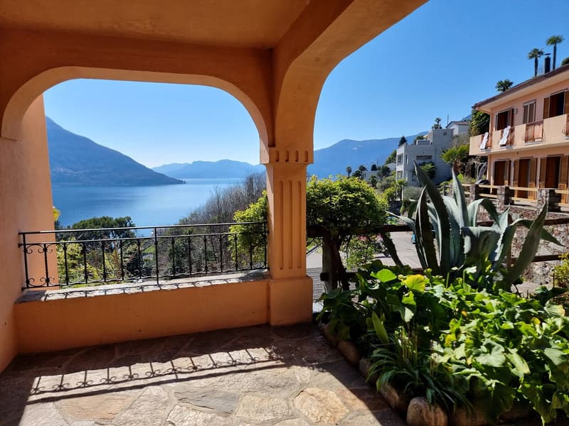 « La Graziosa »   Élégance tessinoise, jardin en fleurs et le bleu du lac à perte de vue (8)