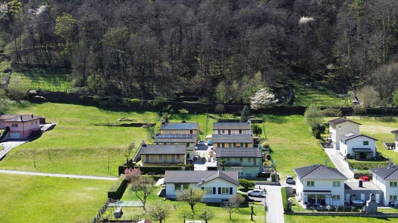 Maison unifamiliale avec jardin, vue sur les montagnes et technologie moderne à Moghegno (18)