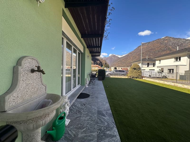 Maison unifamiliale avec jardin, vue sur les montagnes et technologie moderne à Moghegno (8)