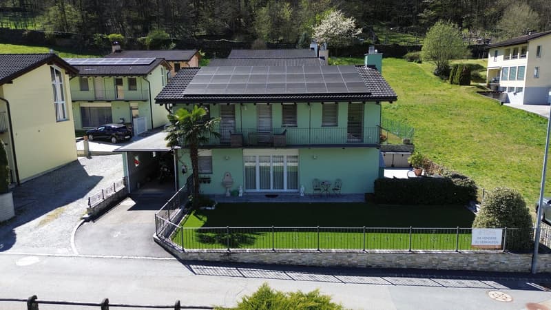 Maison unifamiliale avec jardin, vue sur les montagnes et technologie moderne à Moghegno (3)