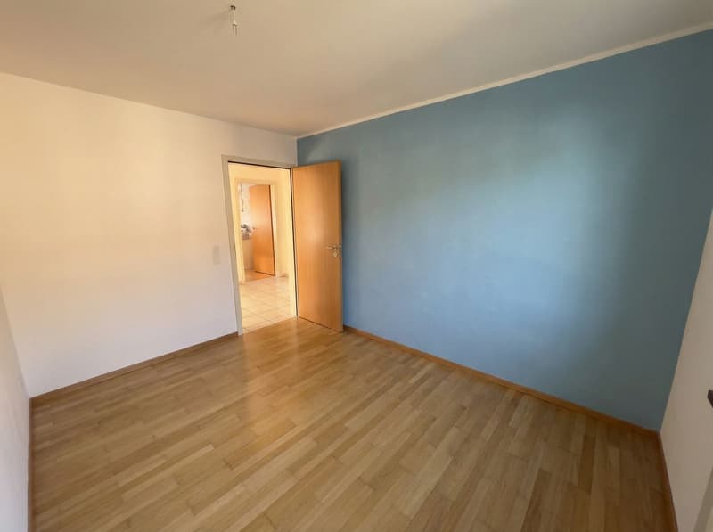 Casa unifamiliare di 7.5 locali con giardino privato e 2 posteggi (5)