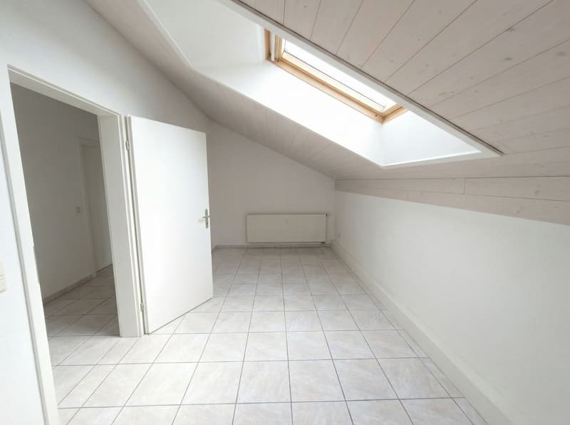 Casa unifamiliare di 7.5 locali con giardino privato e 2 posteggi (9)