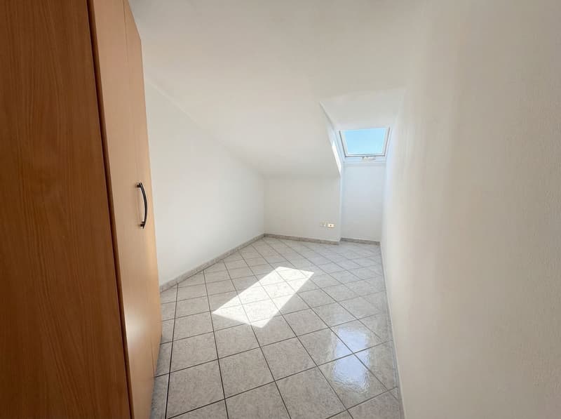 LOFT WITH CELLAR & PARKING — CUGLIATE-FABIASCO (11)