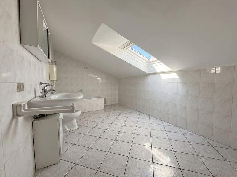 LOFT WITH CELLAR & PARKING — CUGLIATE-FABIASCO (6)