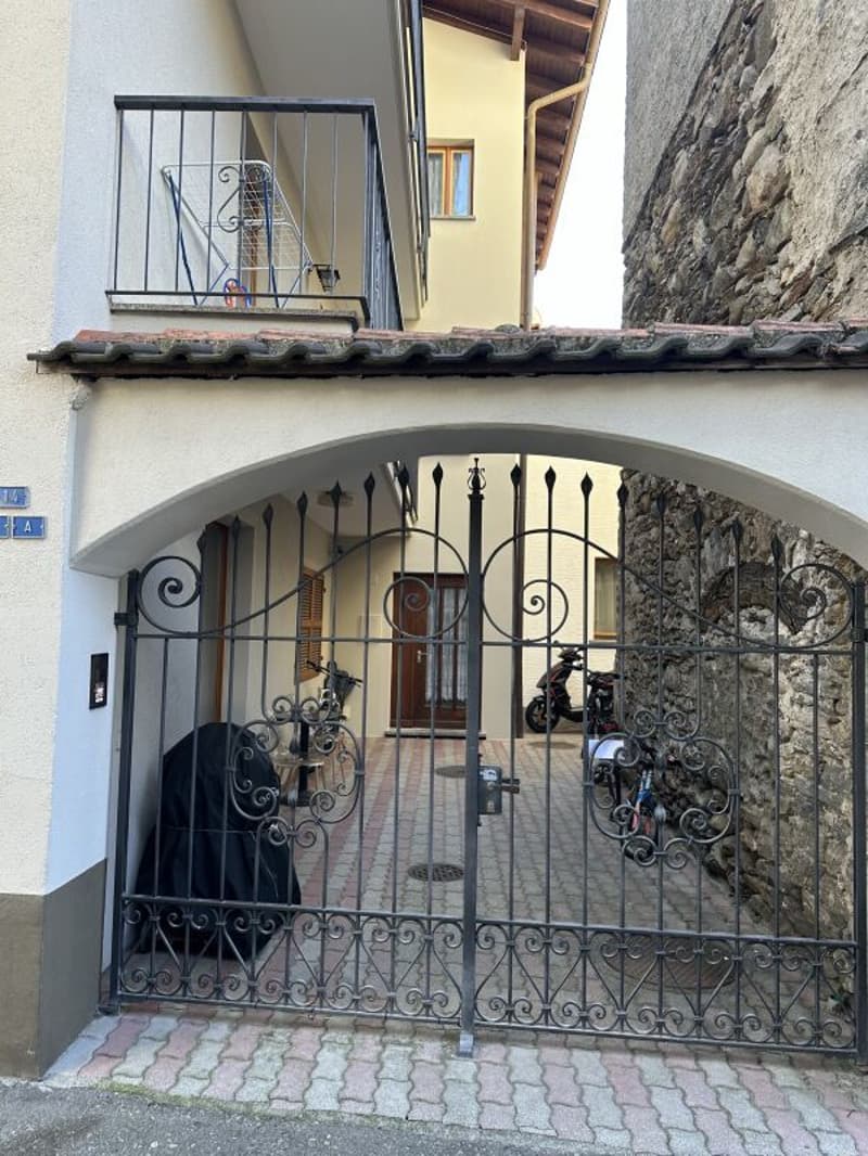 Erschaffen Sie Ihr Traumhaus im historischen Herzen von Losone (3)