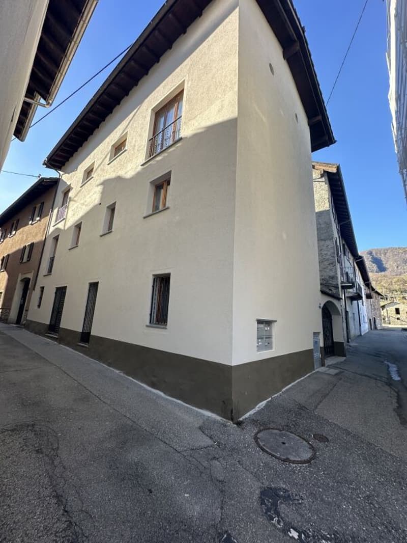 Erschaffen Sie Ihr Traumhaus im historischen Herzen von Losone (2)