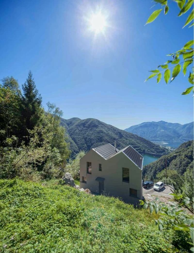 Neues Einfamilienhaus mit 6 Zimmern sehr sonnig und mit Blick auf den See (10)