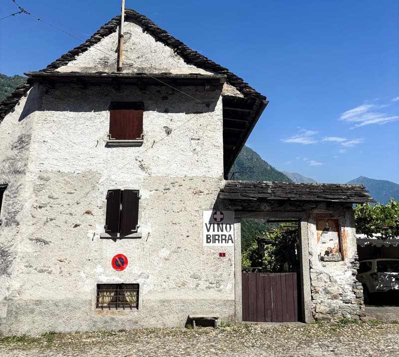 Charmantes Häuschen im historischen Dorfkern von Lodano (9)