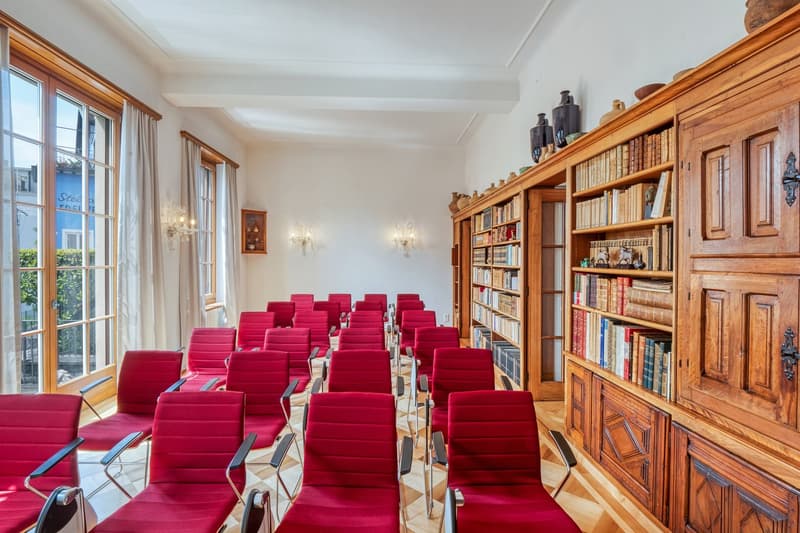 Charmante Dachwohnung mit Terrasse in einer historischen Villa (6)
