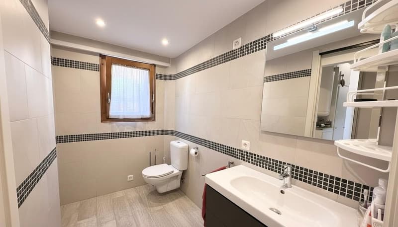 Renoviertes Reihenhaus mit 3,5 Zimmern, Kamin, Balkon und privater Terrasse (4)