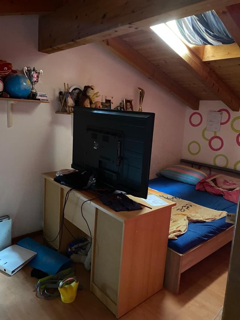 Charmantes 5,5-Zimmer-Duplex im historischen Dorfkern von Losone – mit privatem Parkplatz (6)