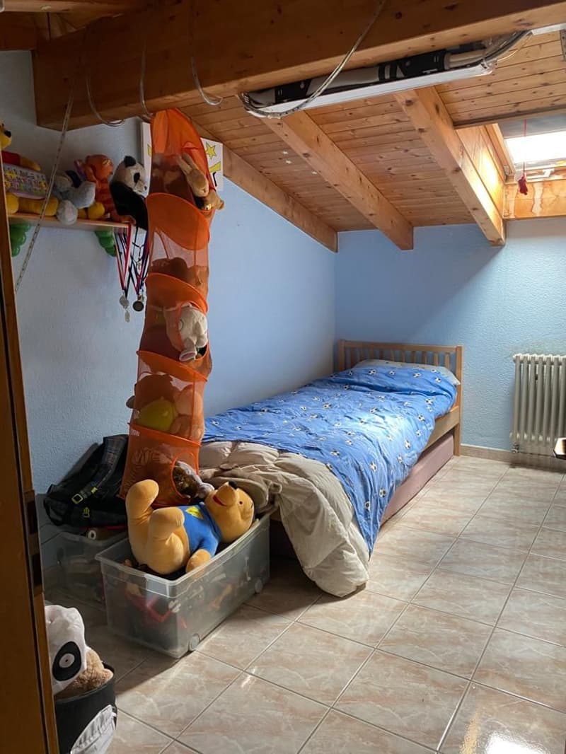 Charmantes 5,5-Zimmer-Duplex im historischen Dorfkern von Losone – mit privatem Parkplatz (5)
