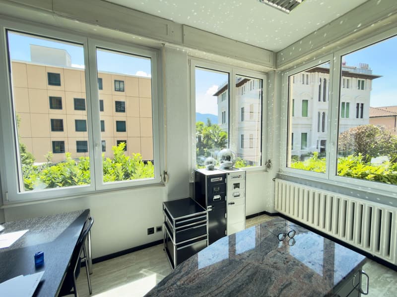 Elegante spazio commerciale in villa storica in posizione strategica (5)