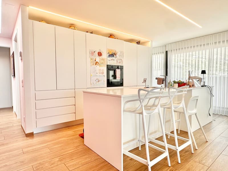 Modernes Penthouse mit 40 m² Terrasse und Panoramablick über Locarno (10)
