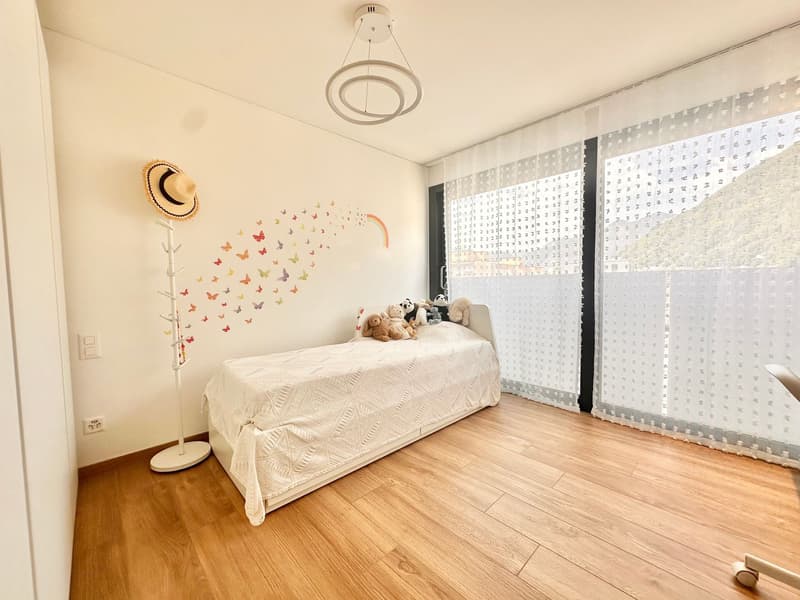 Modernes Penthouse mit 40 m² Terrasse und Panoramablick über Locarno (17)