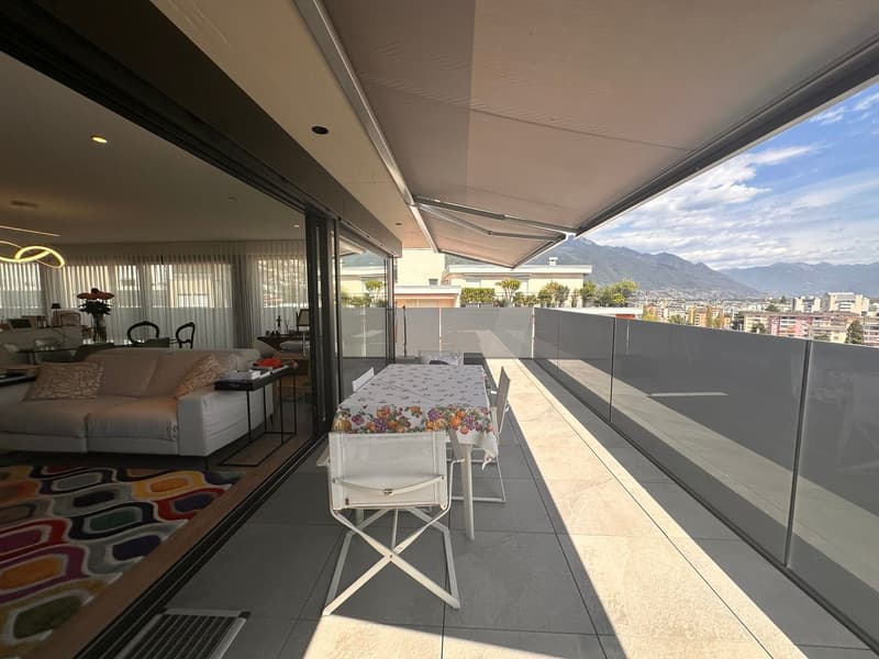 Modernes Penthouse mit 40 m² Terrasse und Panoramablick über Locarno (23)