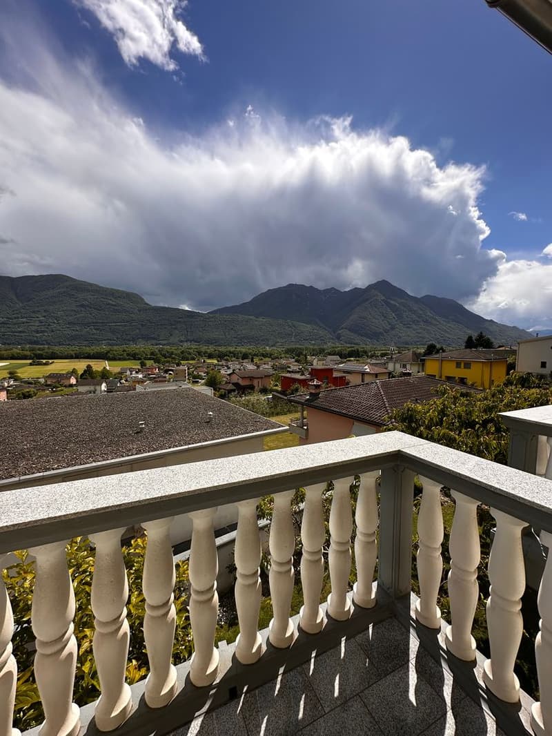 Wo die Zeit langsamer vergeht – Exklusive Villa mit Pool im Tessin (12)