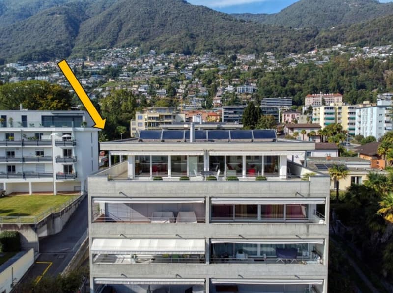 Appartamento attico di 4 ½ locali con posteggi, vista sul lago Maggiore (1)