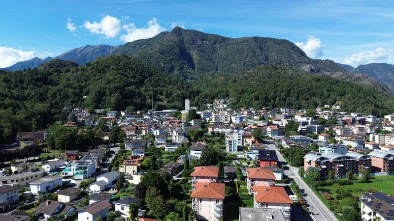 Über den Dächern von Losone – eine Terrasse zum Leben und das sanfte Rauschen des Wassers (12)