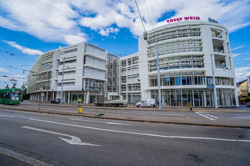 Helles Büro im White Plaza mit Aussenflächen in Basel mieten (1)