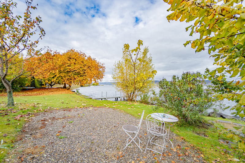 Historisches MFH mit 3 Einheiten und privatem Seepark mit EFH in Richterswil (4)