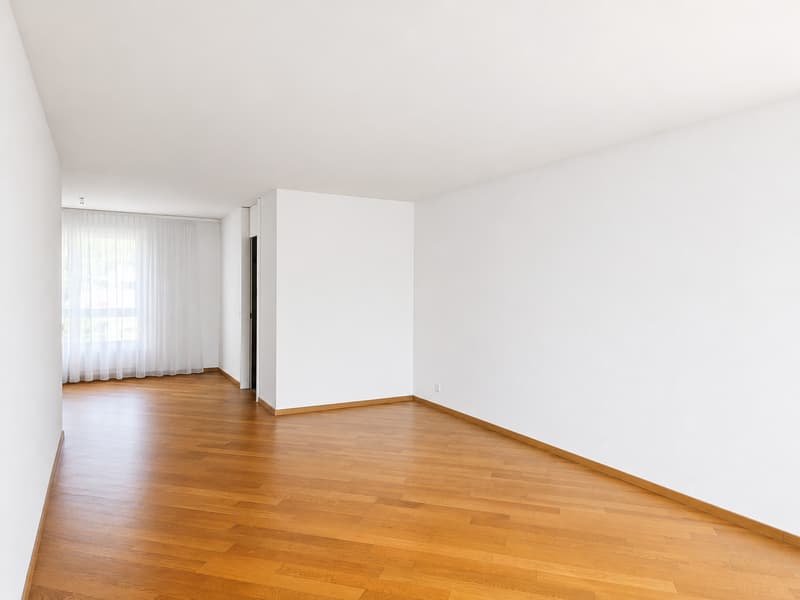 Wohnzimmer gegen Eingangsbereich