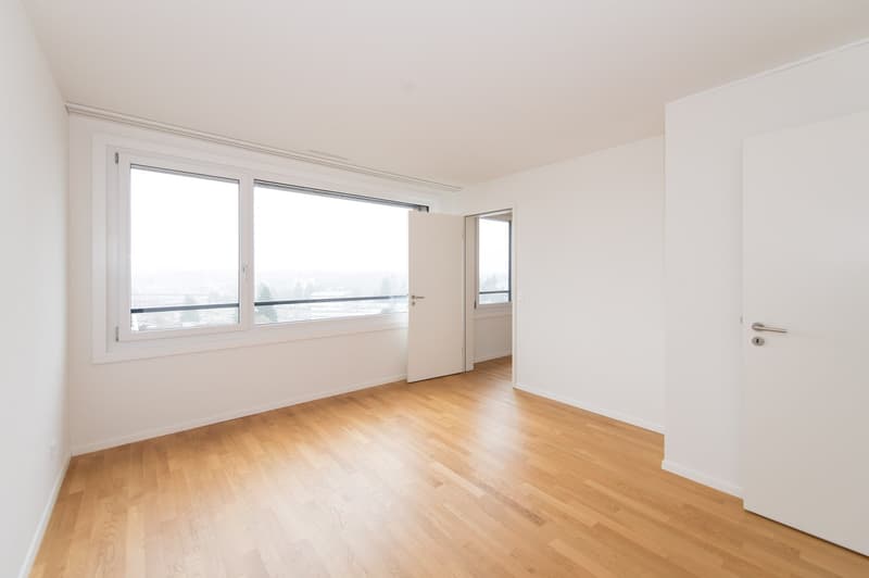 Mitten im Leben: 2.5 Zimmerwohnung mit Loggia, urban & grosszügig (6)