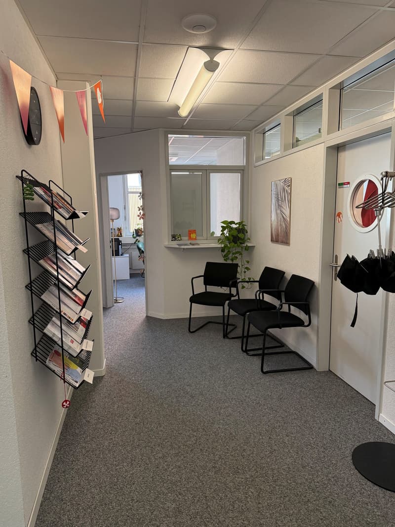 Attraktive Büro-/Praxisfläche an zentraler Lage in Thun (2)