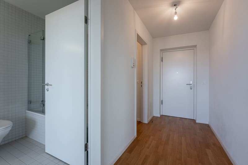 Stadtleben inklusive – 2.5 Zimmer mit Loggia (8)