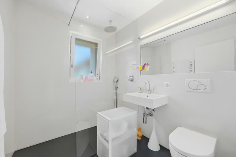 *RESERVIERT* Exklusives Wohnerlebnis mit Weitblick: Modernisiertes Raumwunder in Belp (10)