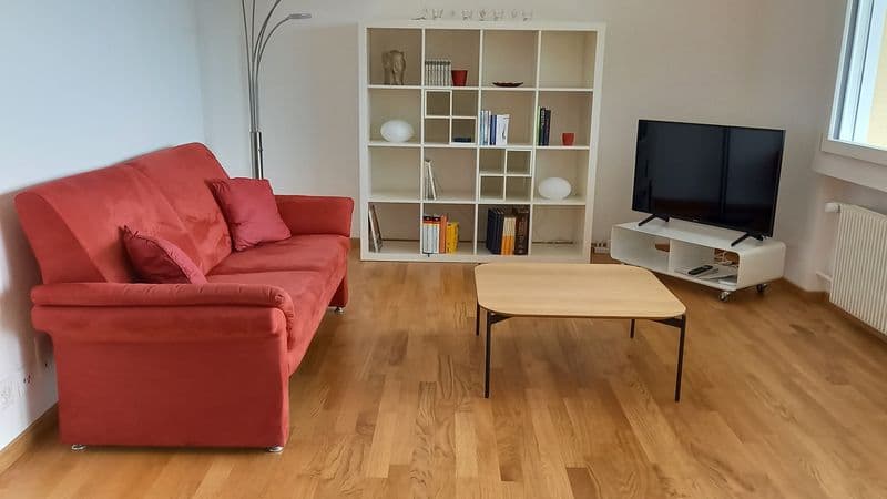 Charmante 4.5-Zimmer-Wohnung mit See und Bergblick in Heiligenschwendi (6)