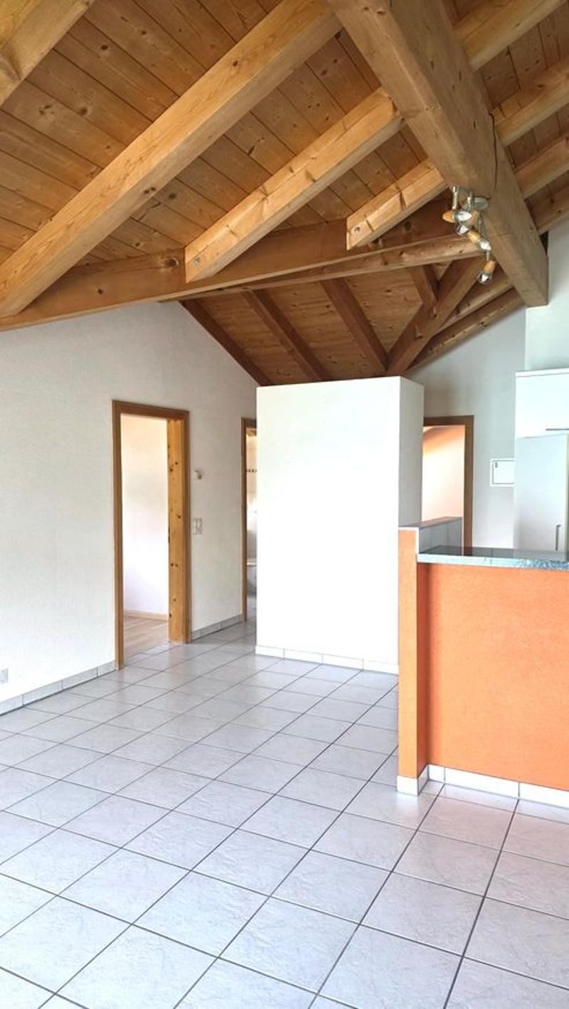 Charmante 3.5-Zimmer-Dachwohnung mit traumhaftem See- und Bergblick in Brienz (6)