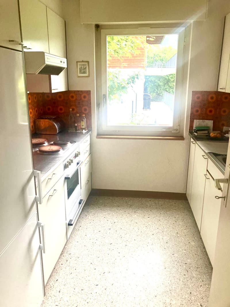 Grosse 2.5-Zimmer-Wohnung mit See und Bergblick in Heiligenschwendi (6)