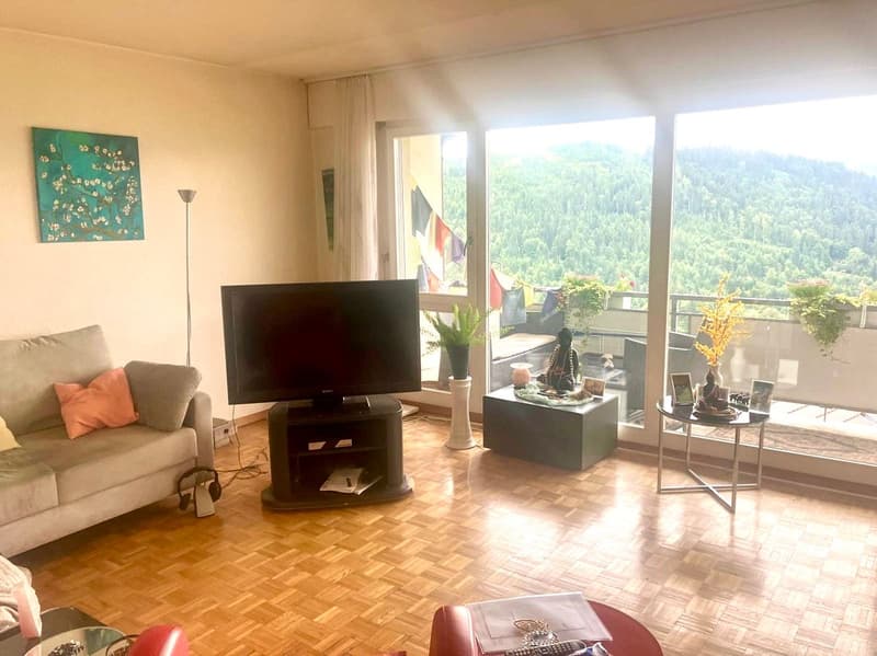 Grosse 2.5-Zimmer-Wohnung mit See und Bergblick in Heiligenschwendi (3)