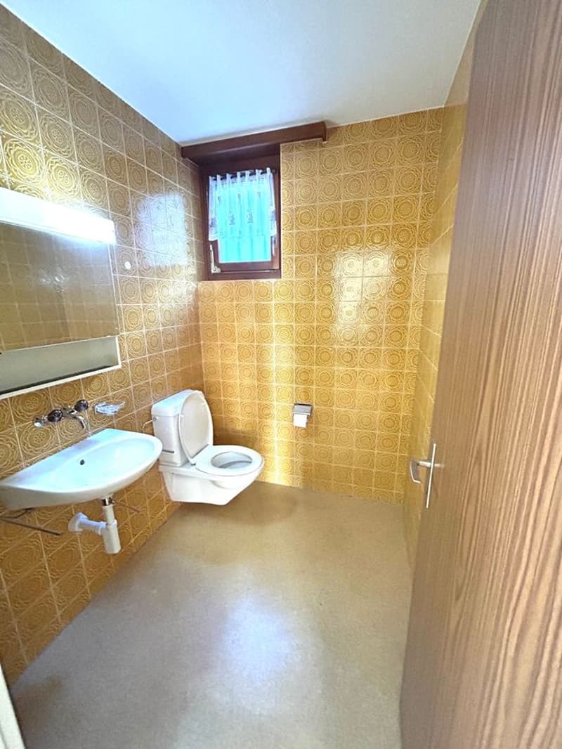 Charmante 4.5-Zimmer-Wohnung mit Seeblick in Gunten (11)