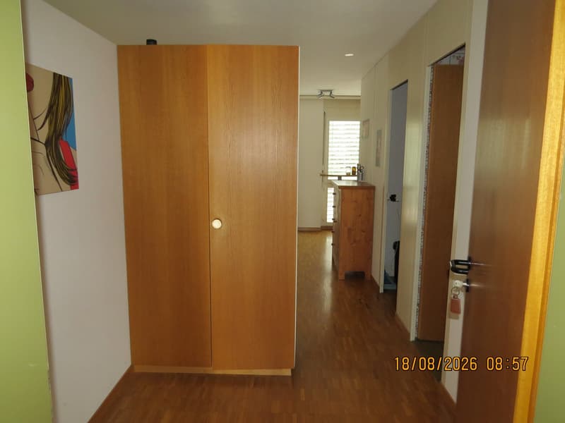 Sonnige 2.5-Parterre-Wohnung mit  gepflegtem Aussenbereich (2)