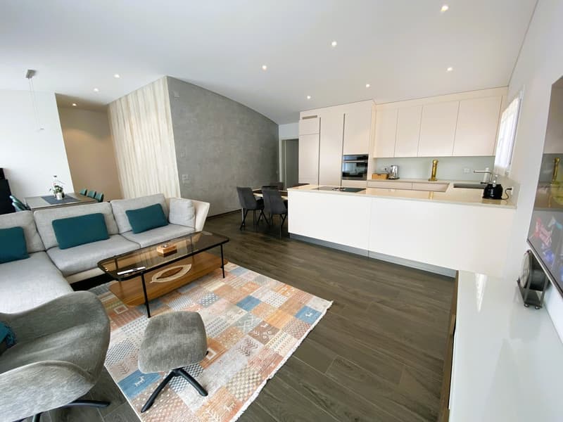 Attico di pregio in vendita a Tenero – 180 m² con grande terrazza panoramica (3)