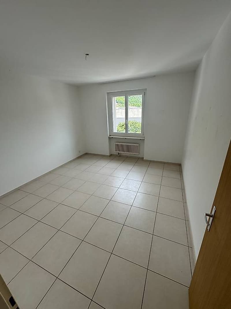 Ampio appartamento di 4 1/2 locali a Riazzino (7)