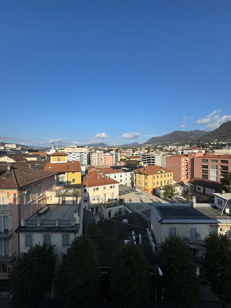 Attico in affitto a Chiasso – Vista panoramica e comfort moderno (1)