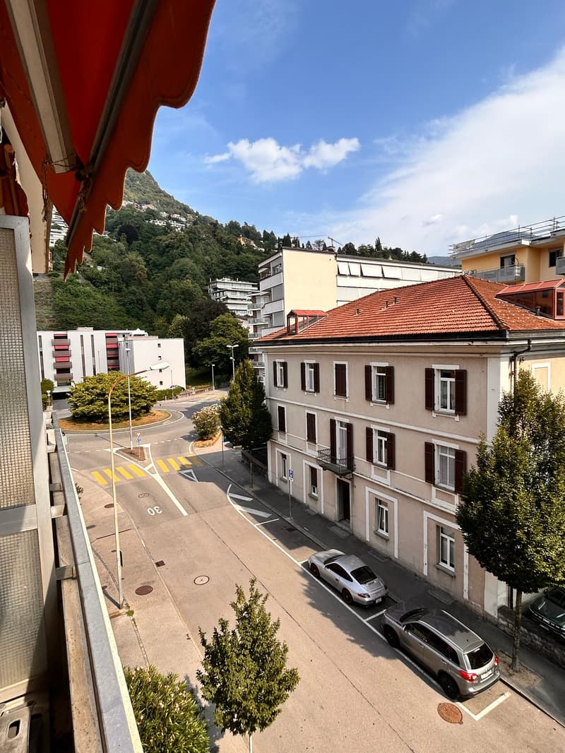Luminoso appartamento di 1.5 locali con balcone a Viganello (1)
