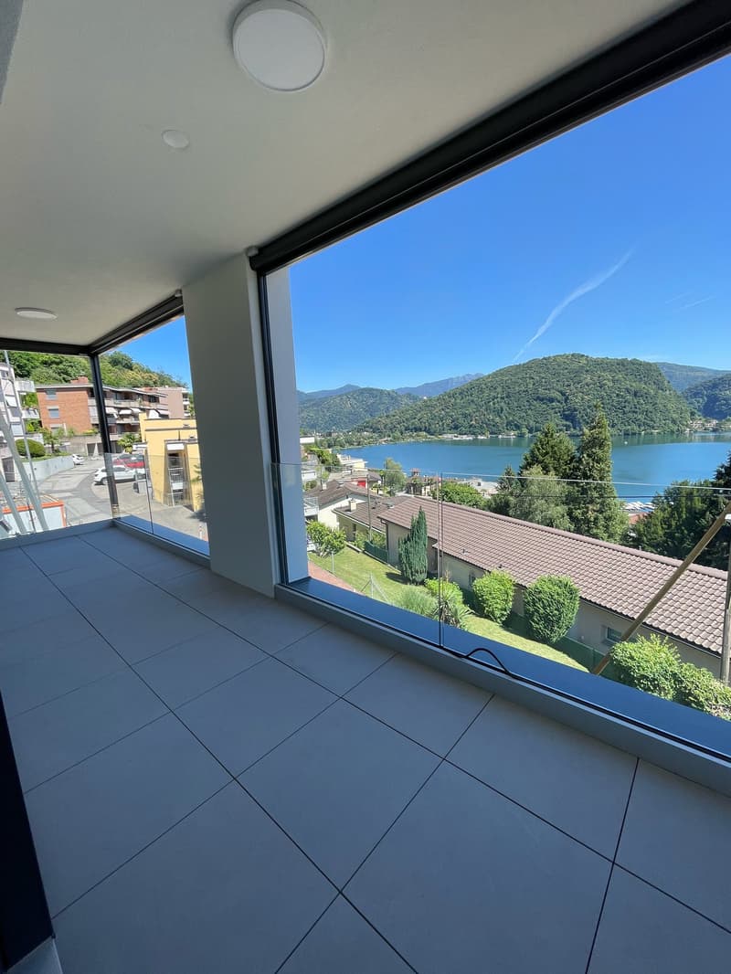 Moderno appartamento 2.5 locali con terrazza vista lago a Ponte Tresa (3)