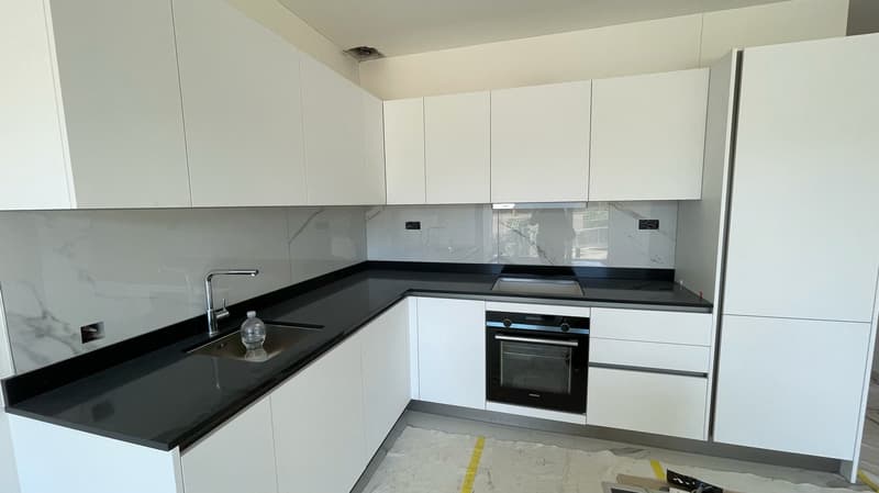 Moderno appartamento 2.5 locali con terrazza vista lago a Ponte Tresa (1)