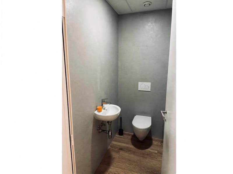 Uffici con magazzino mq. 350 zona Foxtown (8)