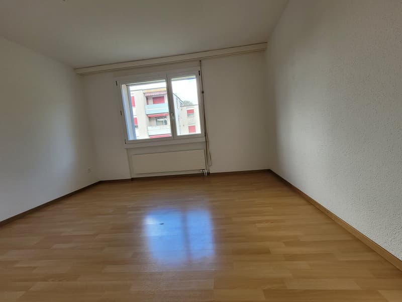 Helle 4.5-Zimmer-Wohnung mit Balkon und schöner Aussicht in Schmitten (5)