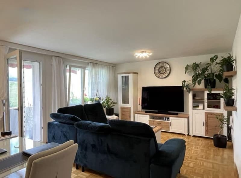 Helle 4.5-Zimmer-Wohnung mit Balkon und schöner Aussicht in Schmitten (2)