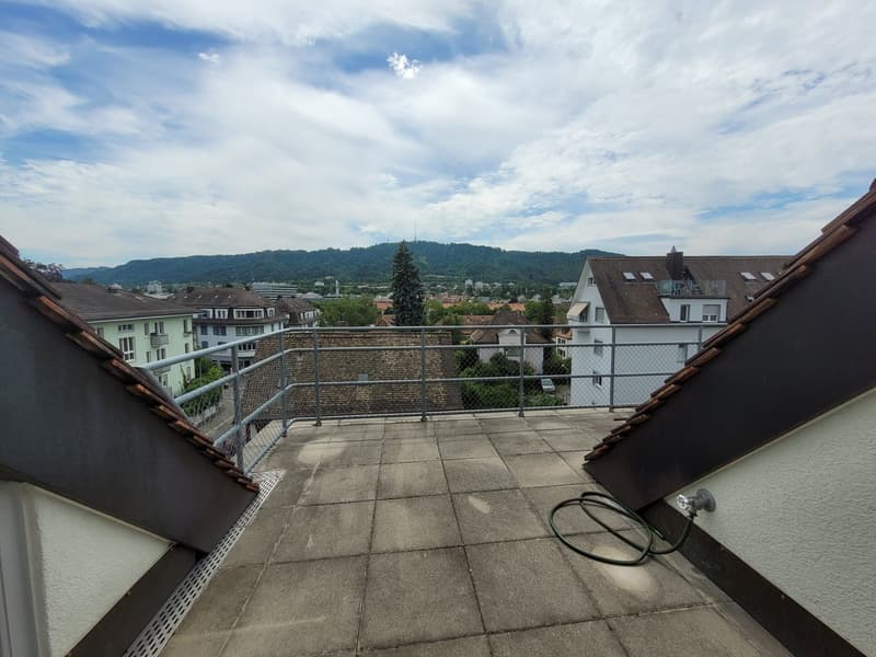 Grosszügige 5.5-Zimmer-Maisonette-Dachwohnung mit Terrasse, Balkon und viel Charme (10)