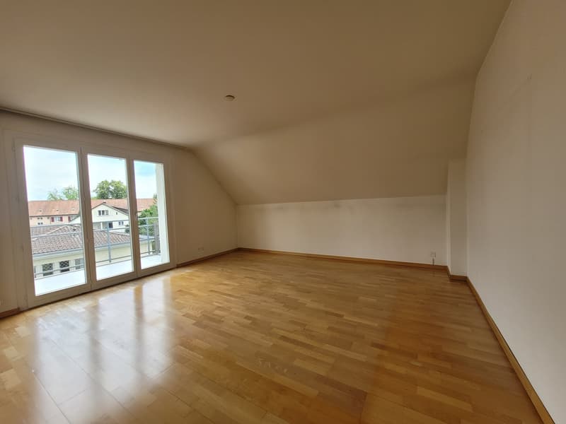 Grosszügige 5.5-Zimmer-Maisonette-Dachwohnung mit Terrasse, Balkon und viel Charme (16)